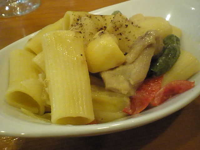 P8215370-0.JPG